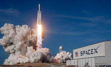 SpaceX провела запуск военного спутника