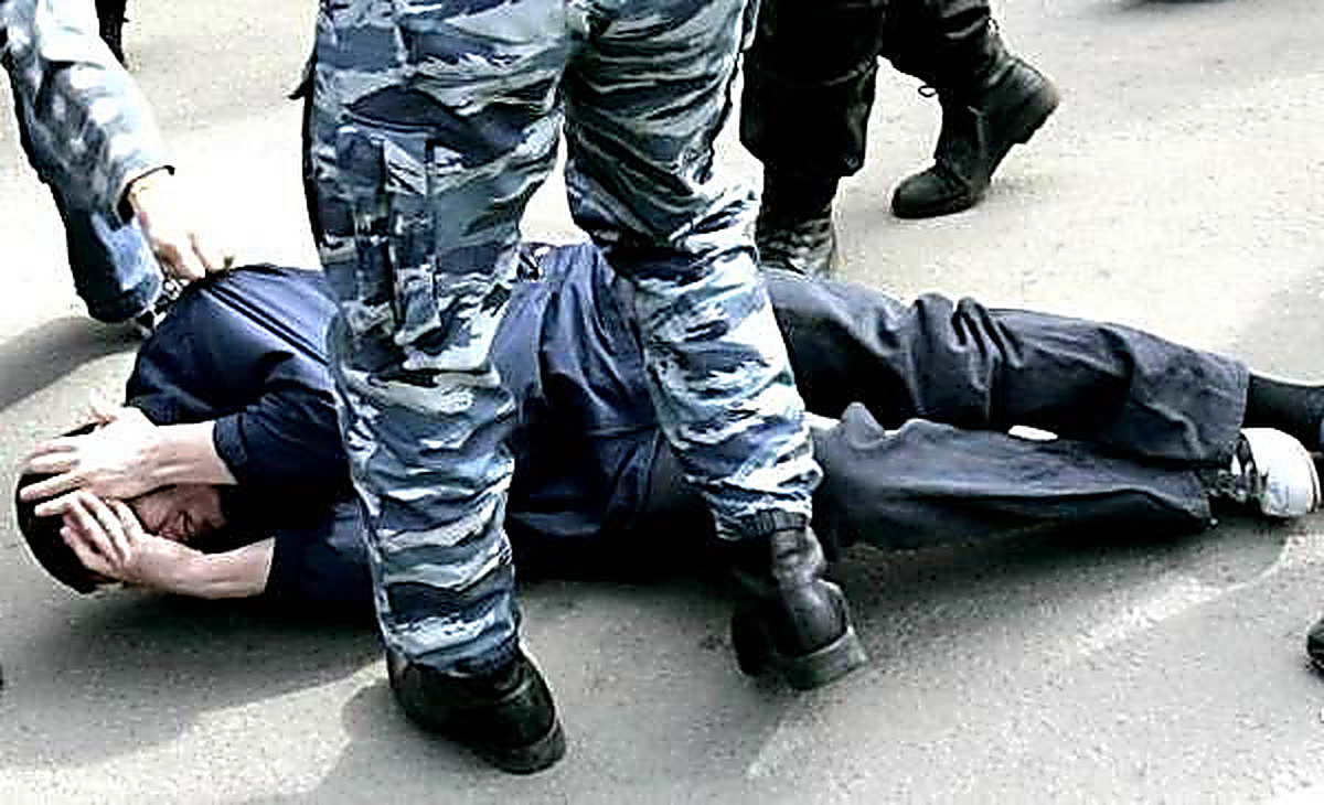 Украинские депутаты пытают заключённых