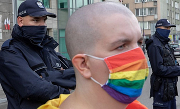 Отношение в ЛГБТ грозит расколоть Евросоюз