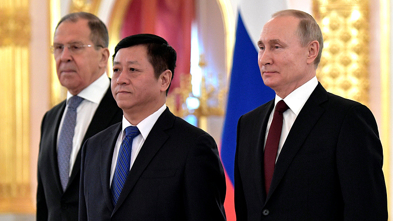 Пекин призвал китайских бизнесменов заполнить «пустоту» на рынке РФ