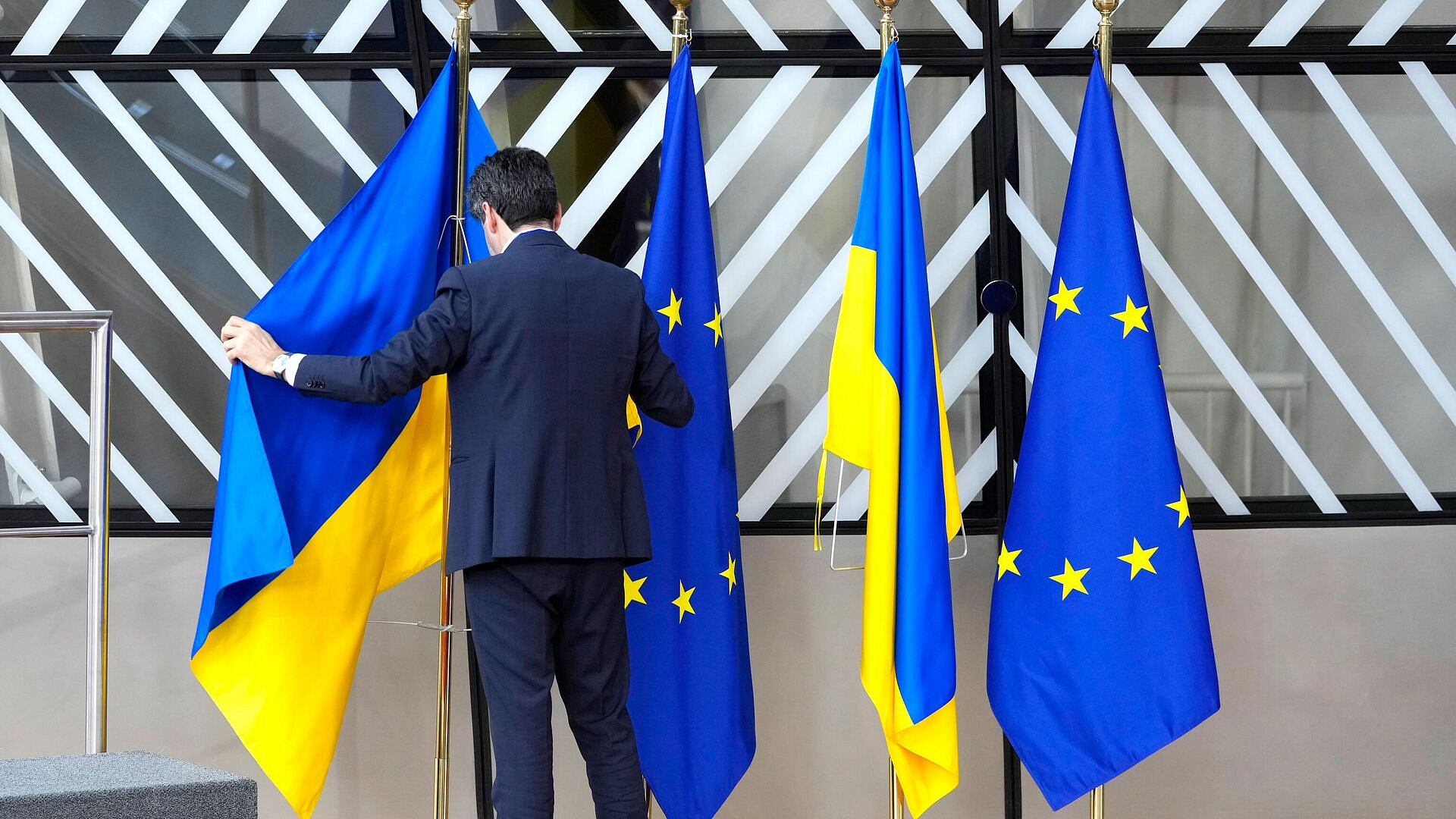 "Нацисты Зеленского". Журналист обрушился на ЕС за позицию по Украине?