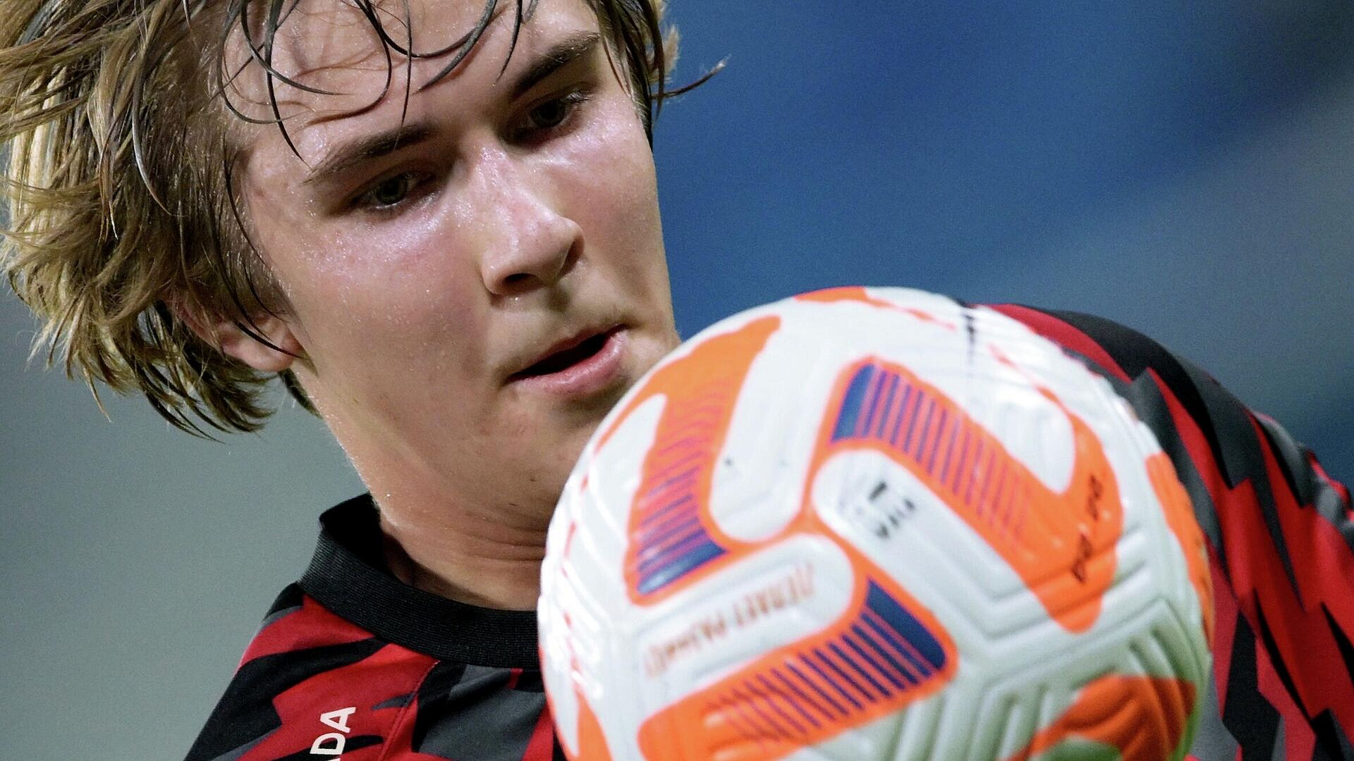 В "Акроне" заявили о доверии молодежи из-за слухов об уходе Пестрякова