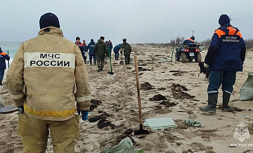 Аксенов надеется устранить последствия ЧП с танкерами до курортного сезона