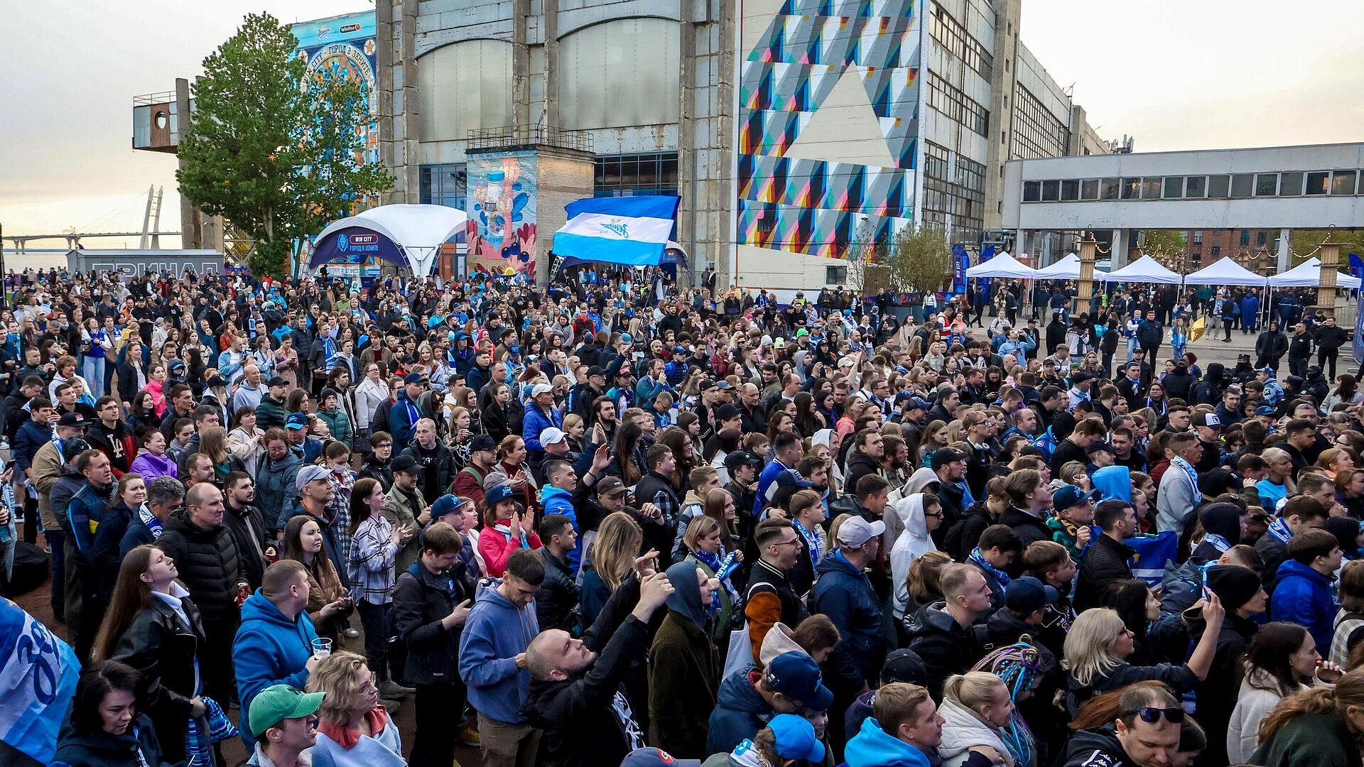 Футболисты "Локомотива" и "Зенита" устроили массовую драку на матче РПЛ