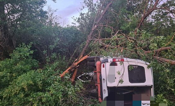 В Ставропольском крае маршрутка съехала в кювет, погибли два человека