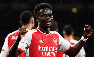 Сака продлил контракт с лондонским "Арсеналом"