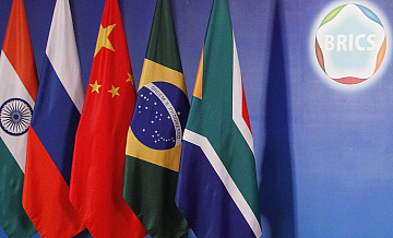 Сакс: БРИКС могут предотвратить "глобальный пожар" иранского конфликта