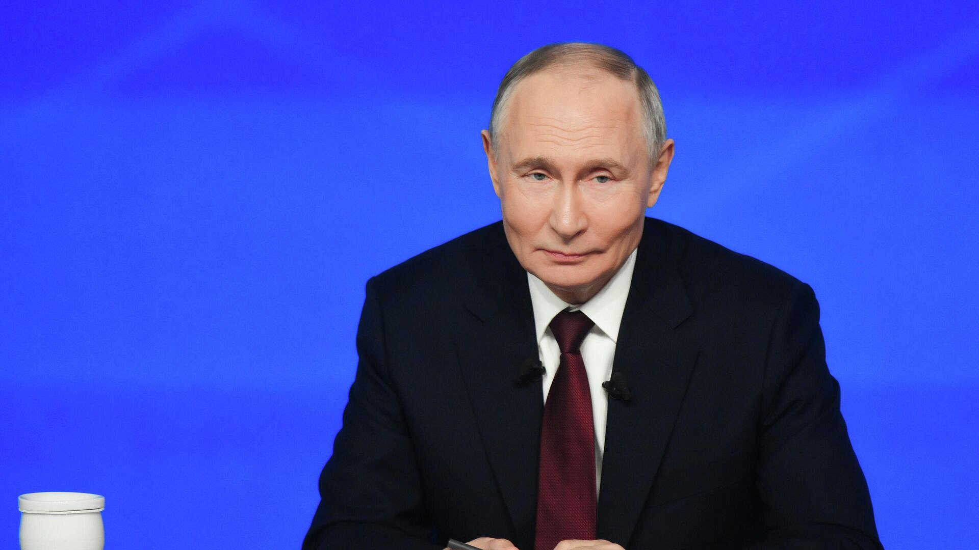 Путин: нет оснований связывать события на Украине с кризисом с Западом