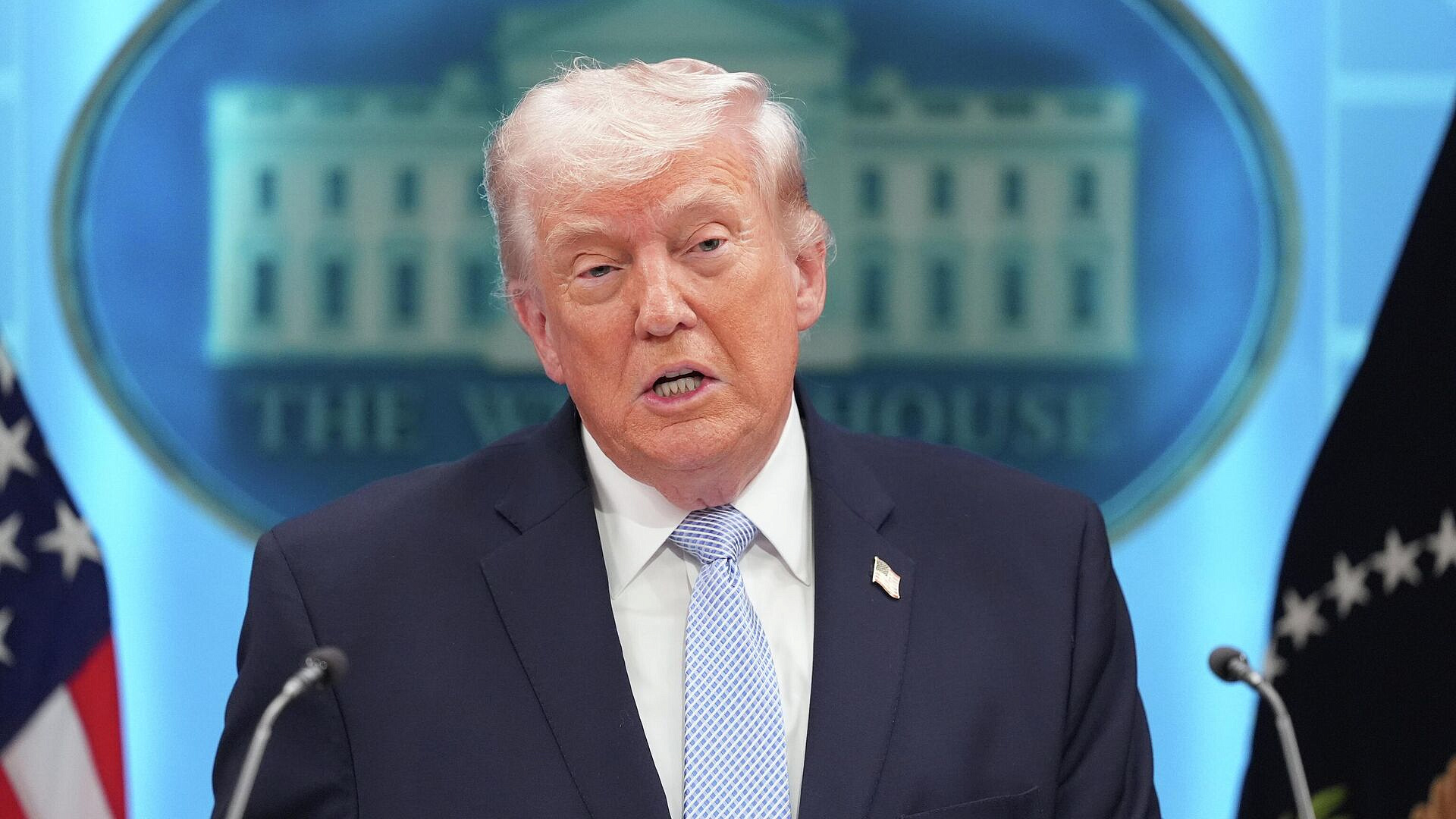 Иран отчаянно стремится к сделке с США, считает Трамп