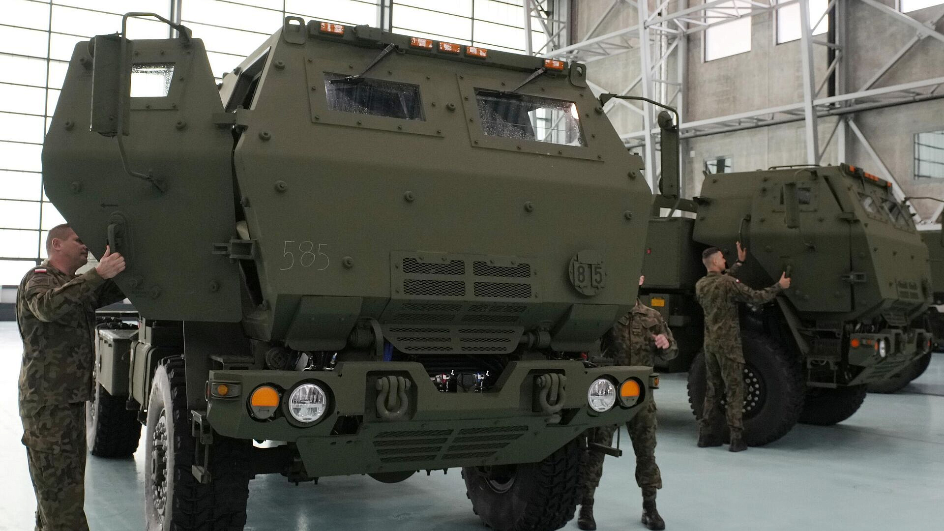 Беженец рассказал, как ВСУ прятали РСЗО HIMARS на тракторных стоянках