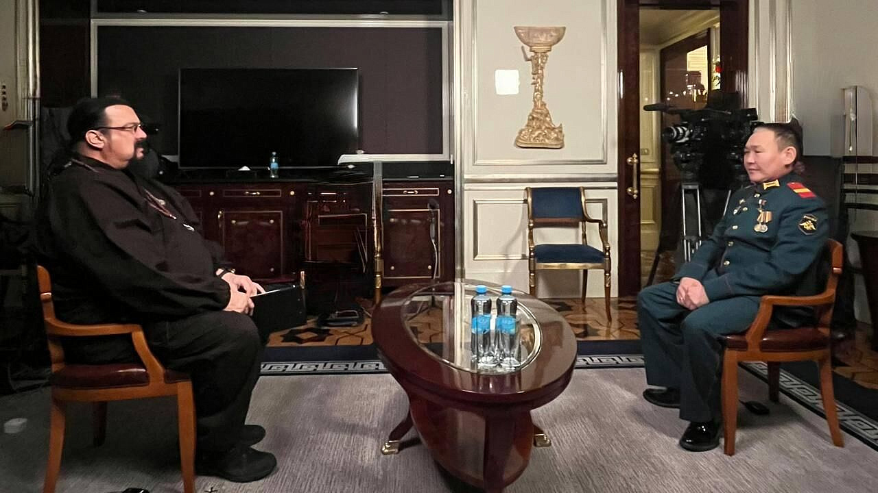 Штурмовик из Якутии Григорьев встретился с Сигалом