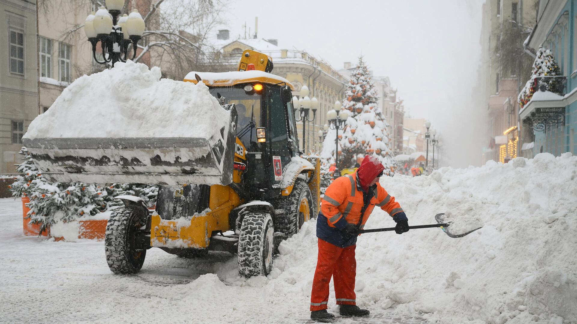В Москве повторился рекорд по высоте сугробов 1994 года
