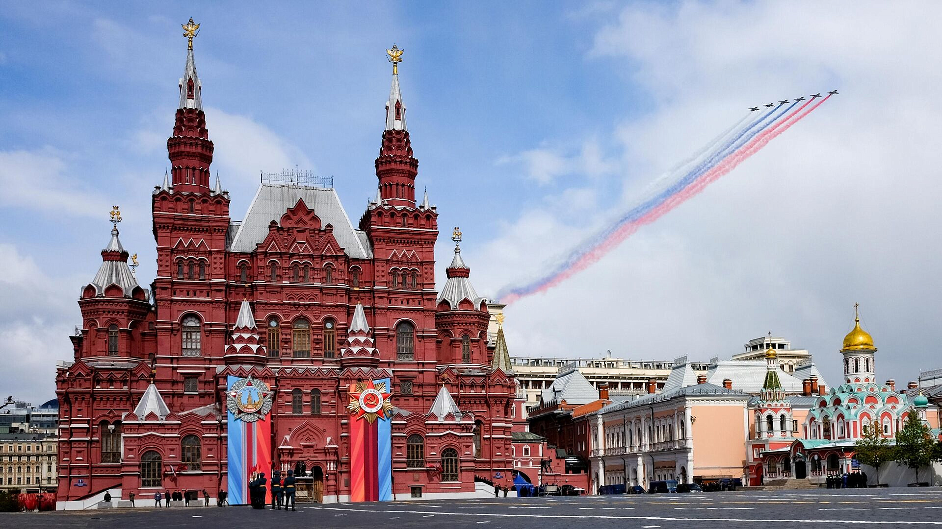 СМИ сообщили о возможном визите представителя США в Москву на парад Победы СМИ сообщили о возможном визите представителя США в Москву на парад Победы