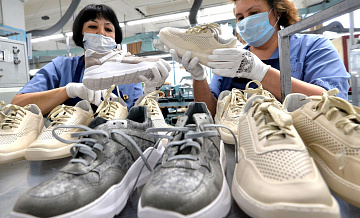 Роскачество в этом году проверит кроксы