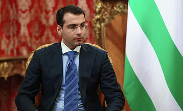 Экс-глава МИД Абхазии сообщил, что продолжит работу в России