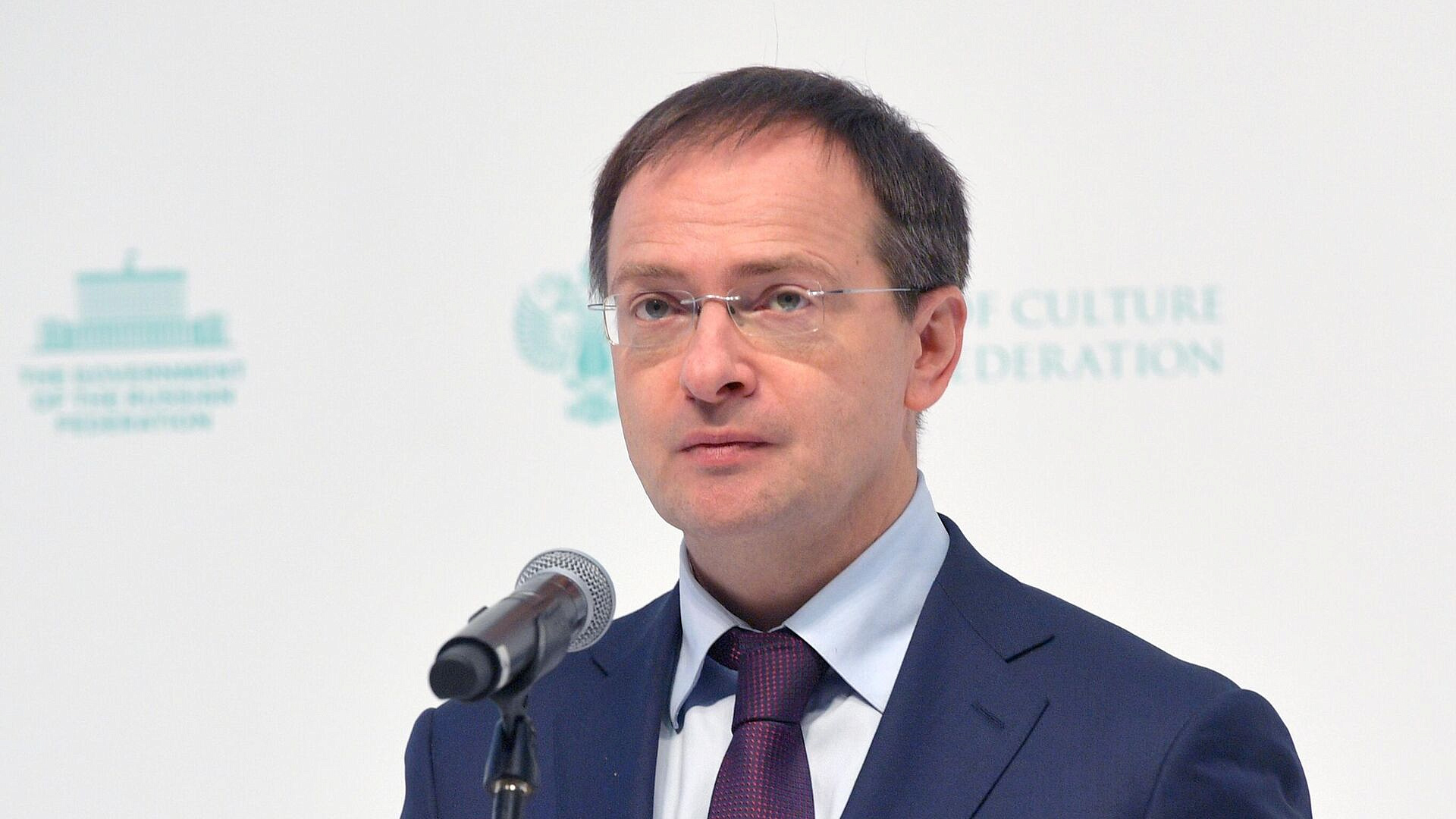 На Украине заочно осудили Мединского и Торкунова за учебник по истории