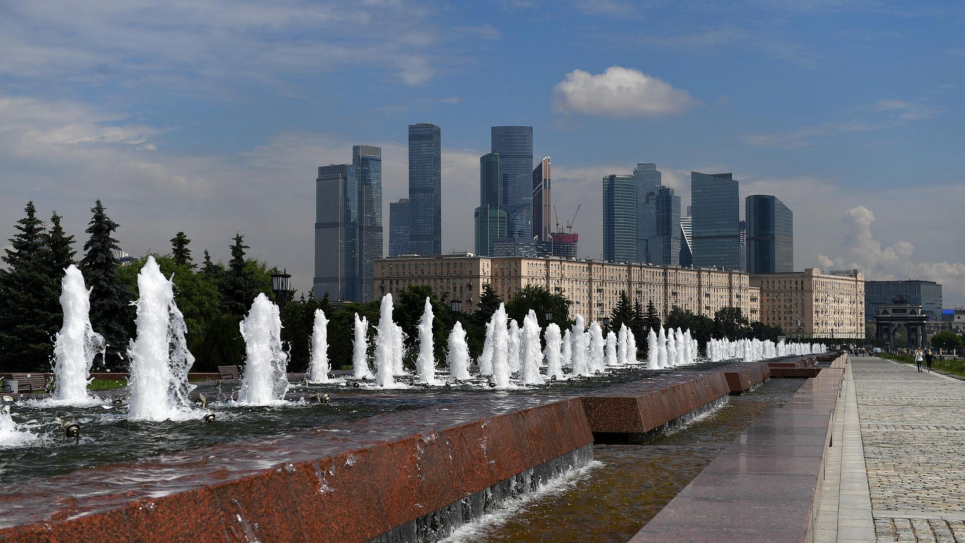 В Москве промоют фонтанный комплекс "Годы войны" в преддверии Дня города