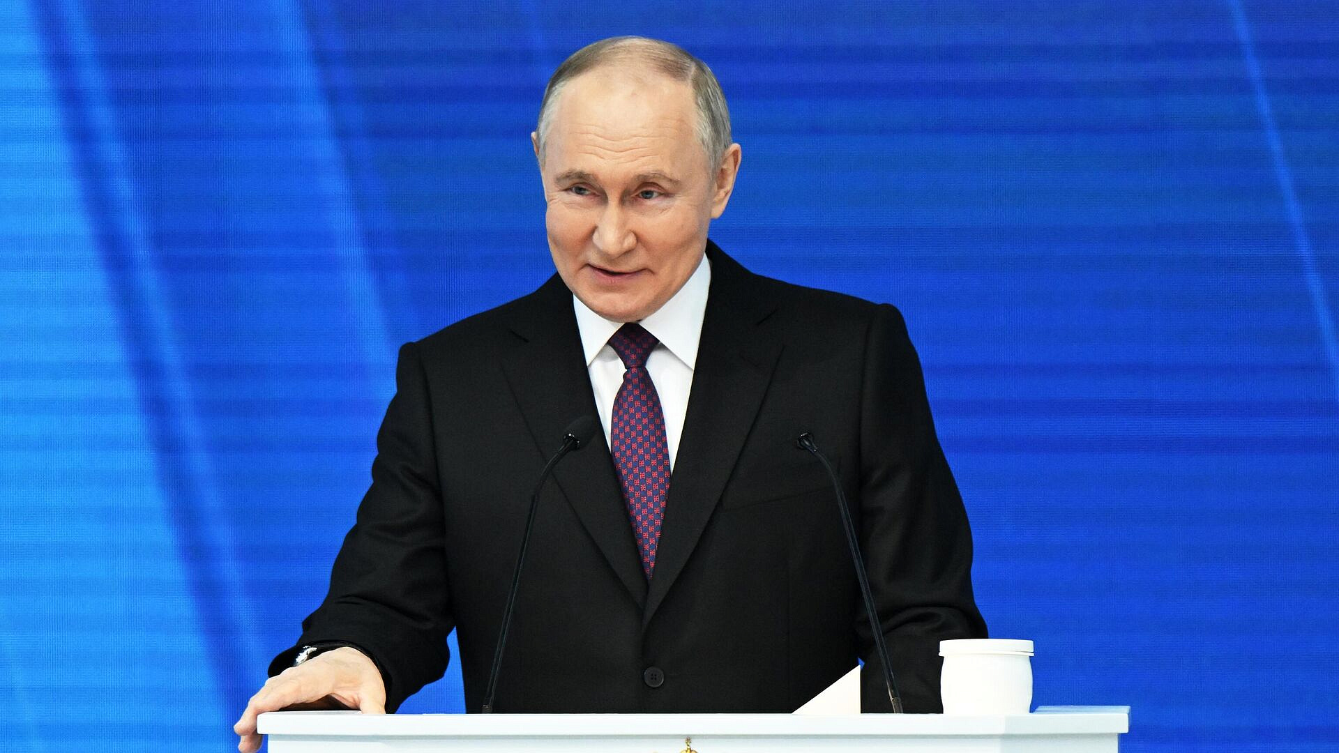 Рахмон поздравил Путина с победой на выборах