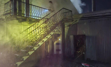 В Прокопьевске похоронили четверых погибших при пожаре в сауне подростков