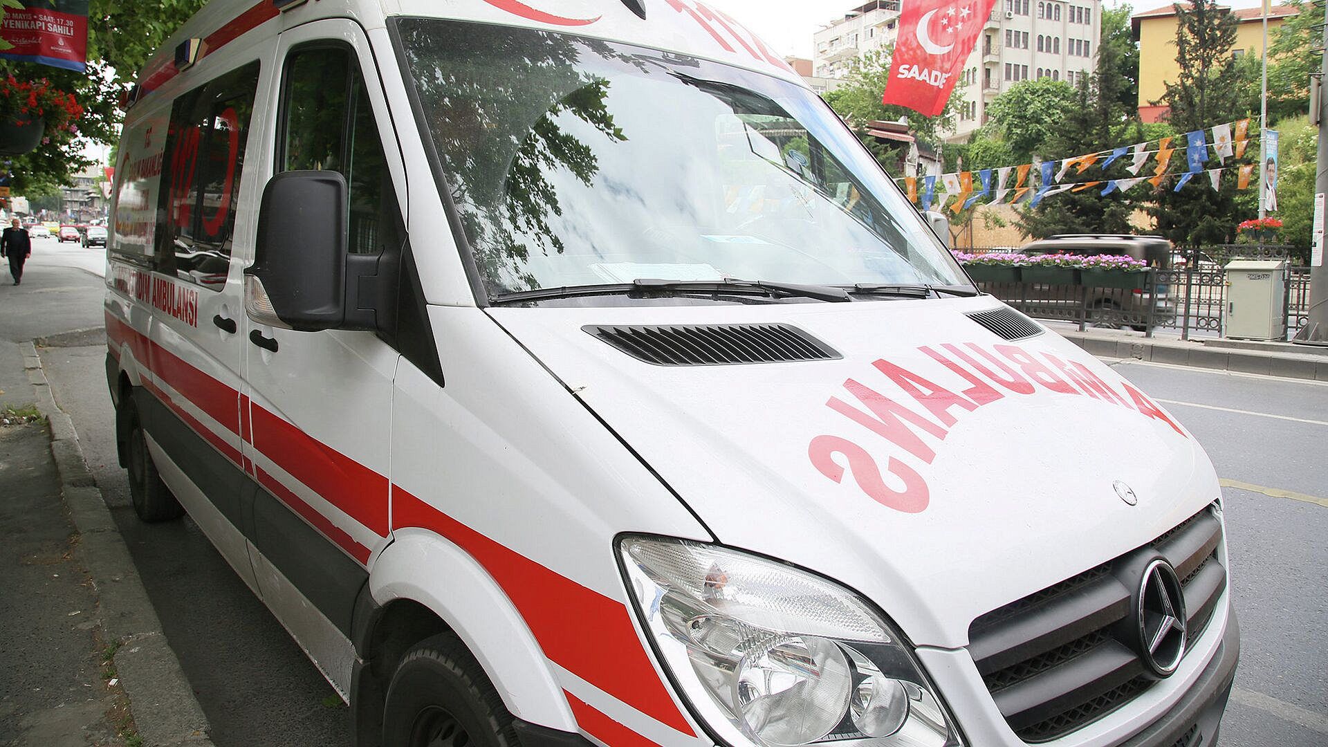 На западе Турции автобус с туристами попал в ДТП, пострадали 46 человек
