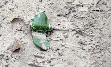 В Херсонской области микроавтобус подорвался на мине "Лепесток"