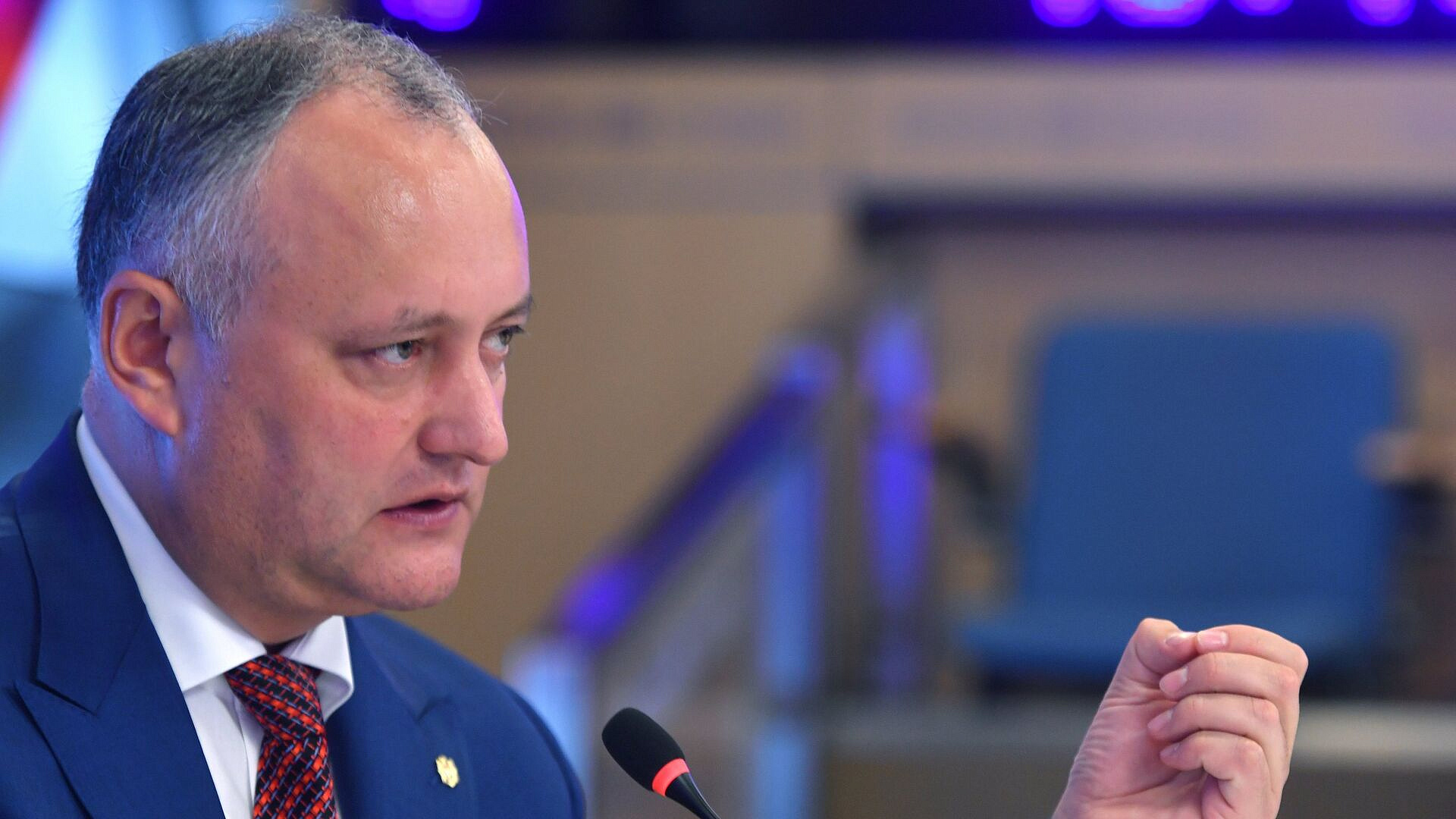 Молдавию при режиме Санду может разорвать на части, заявил Додон