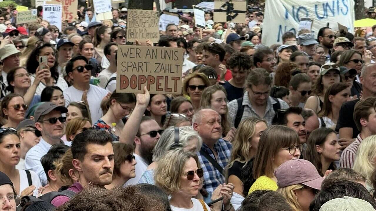 В Вене прошел протест против сокращения финансирования вузов