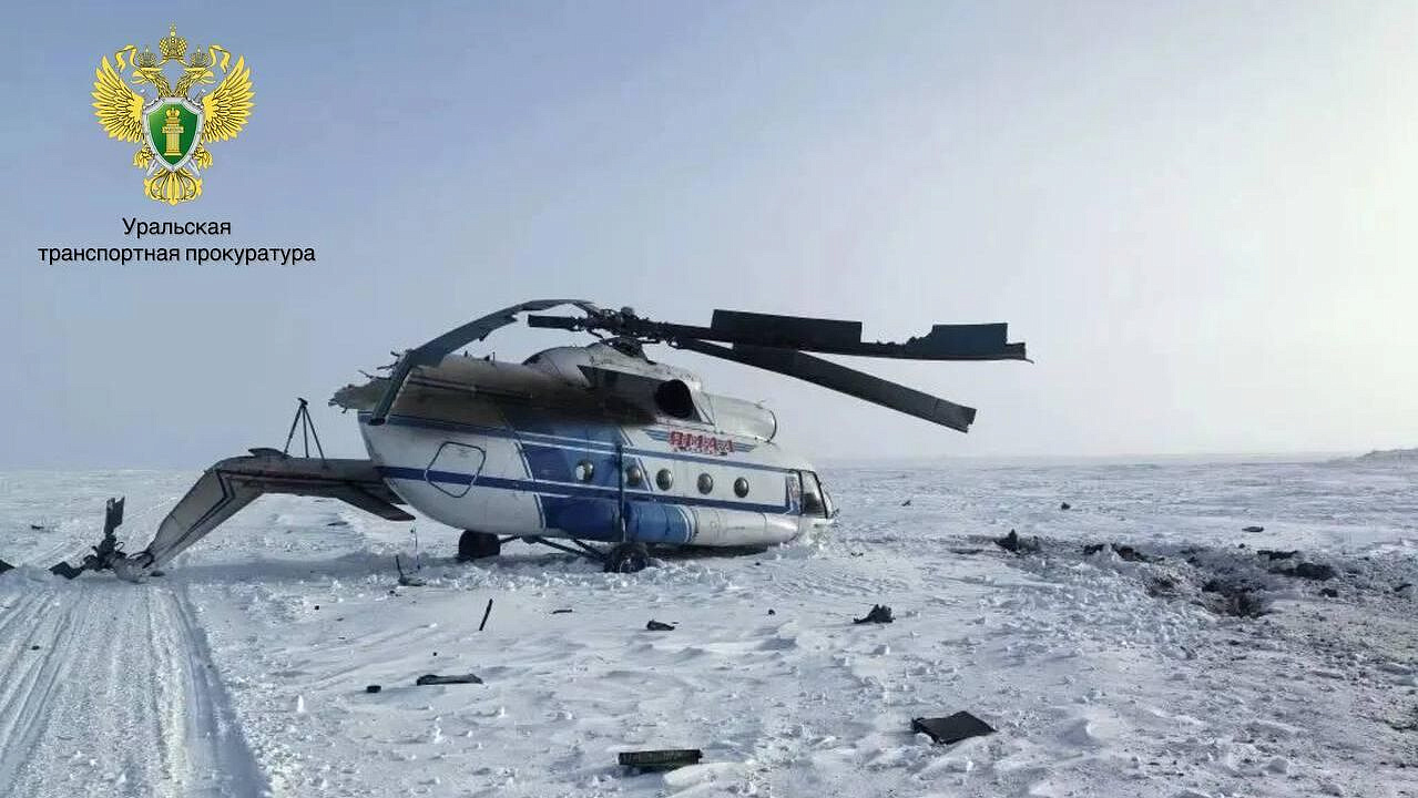 СК назвал возможные причины жесткой посадки вертолета Ми-8 на Ямале