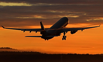 Flightradar: неизвестный самолет из США залетел в Россию