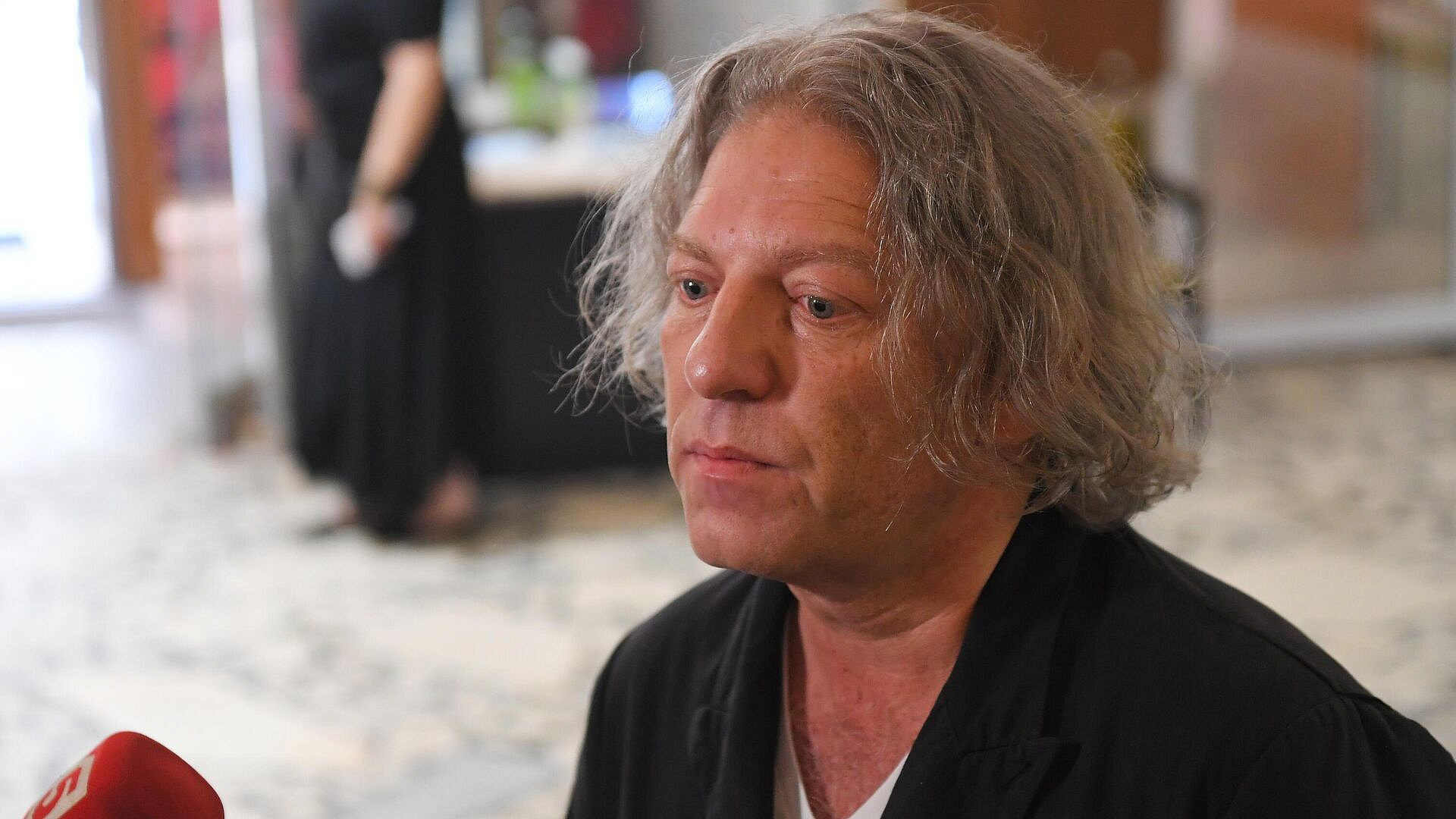 Друзья и коллеги пришли проститься с Олейниковым