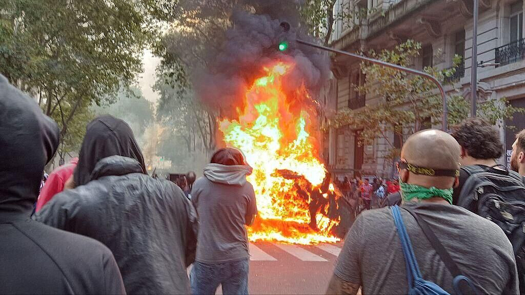 ���: ����� 100 ������� ��������� �� ����� ��������� � ������-������