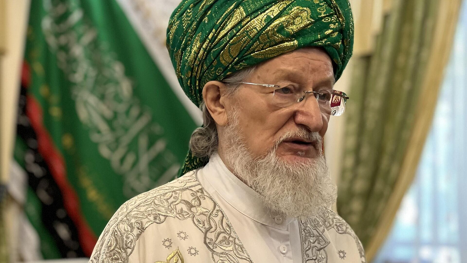 Путин проведет встречу с верховным муфтием Таджуддином