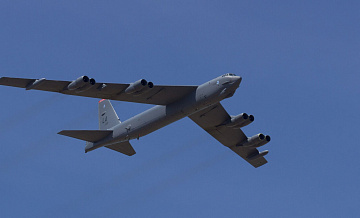 На борту упавшего B-52 в США были двое сотрудников Boeing