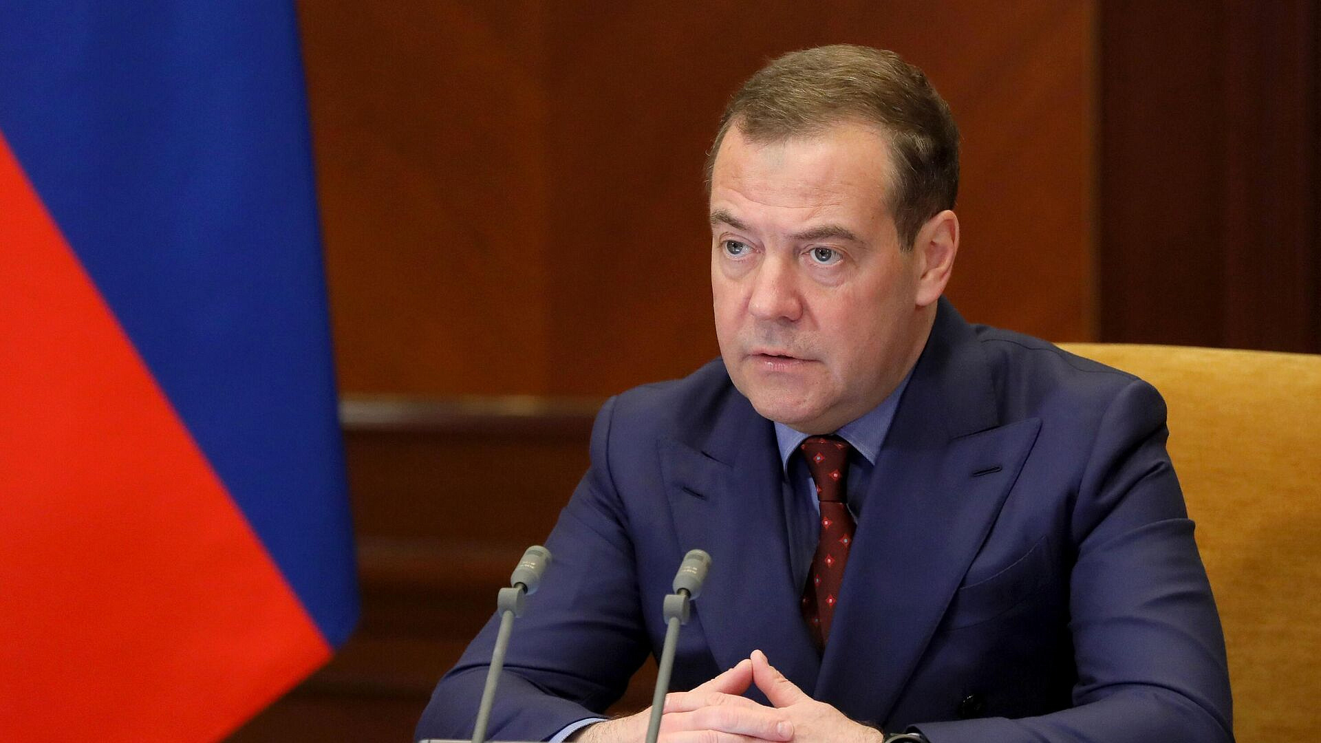 Медведев назвал Украину несостоявшимся государством Медведев назвал Украину несостоявшимся государством