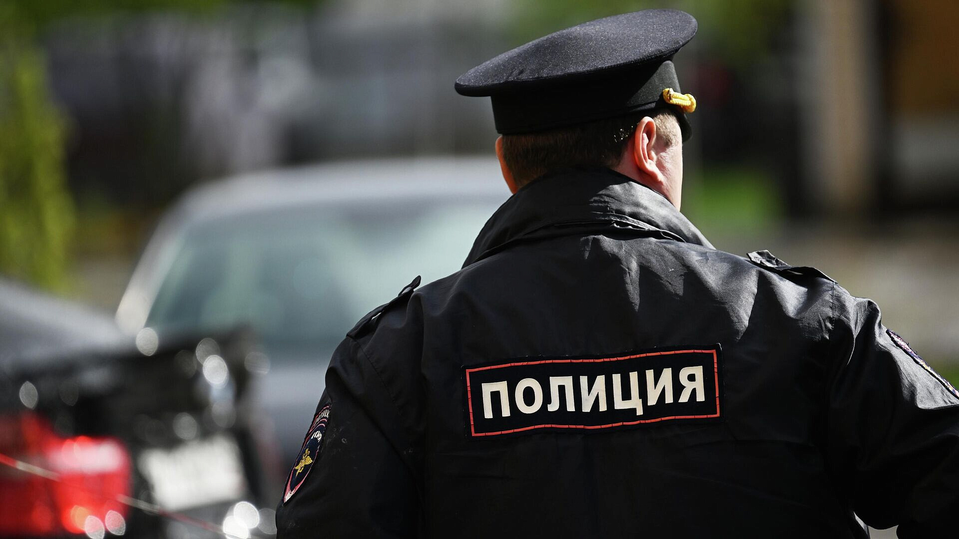 В Москве задержанный мужчина напал на полицейских в отделе