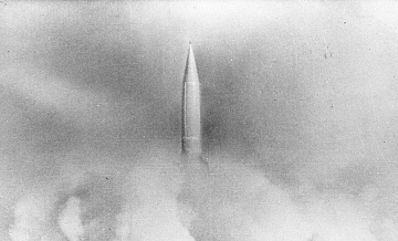 Первые ракеты появились на Руси еще до Петра I, рассказал историк