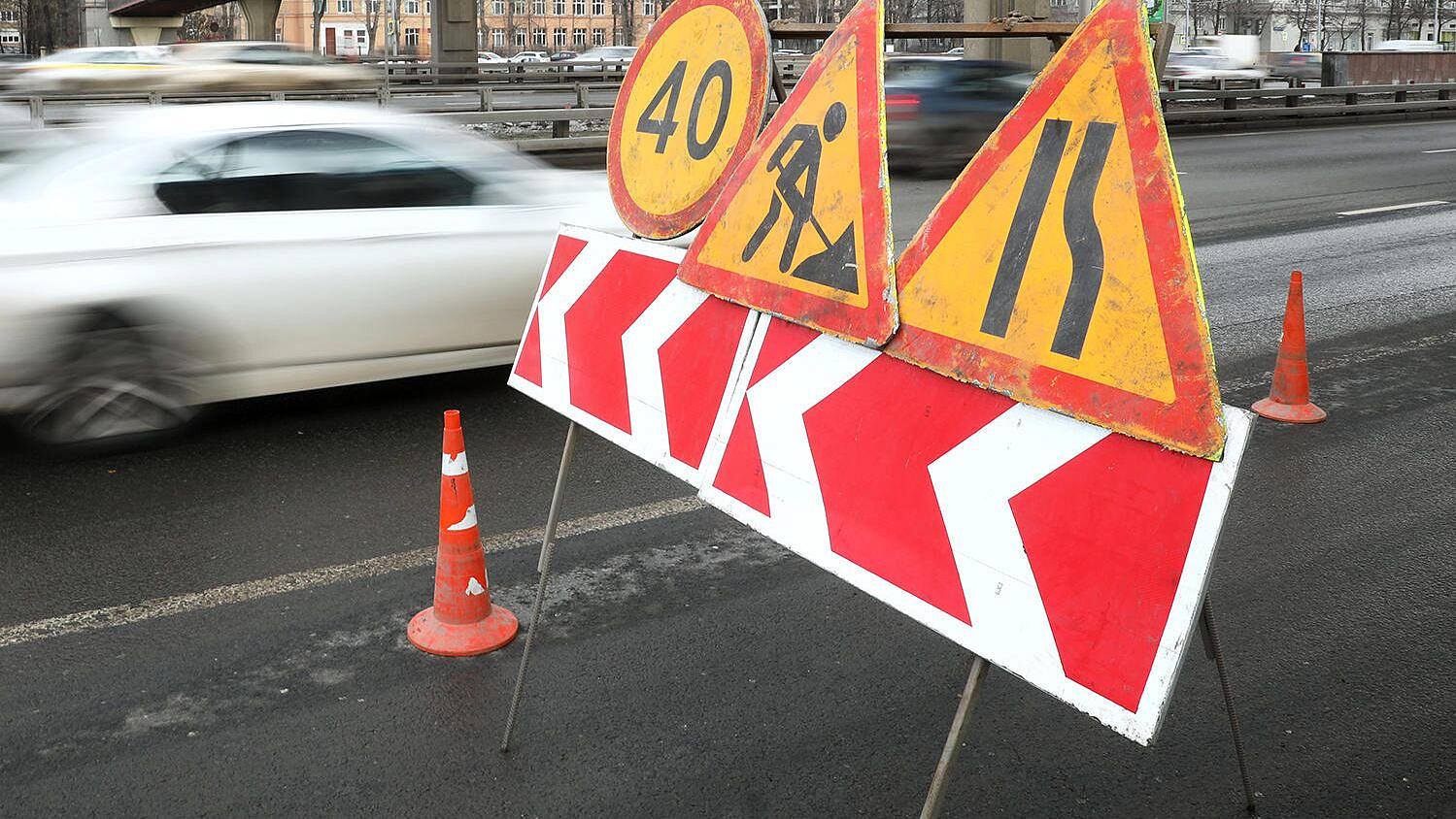 На Кубани перекрыли участок автодороги из-за оползня