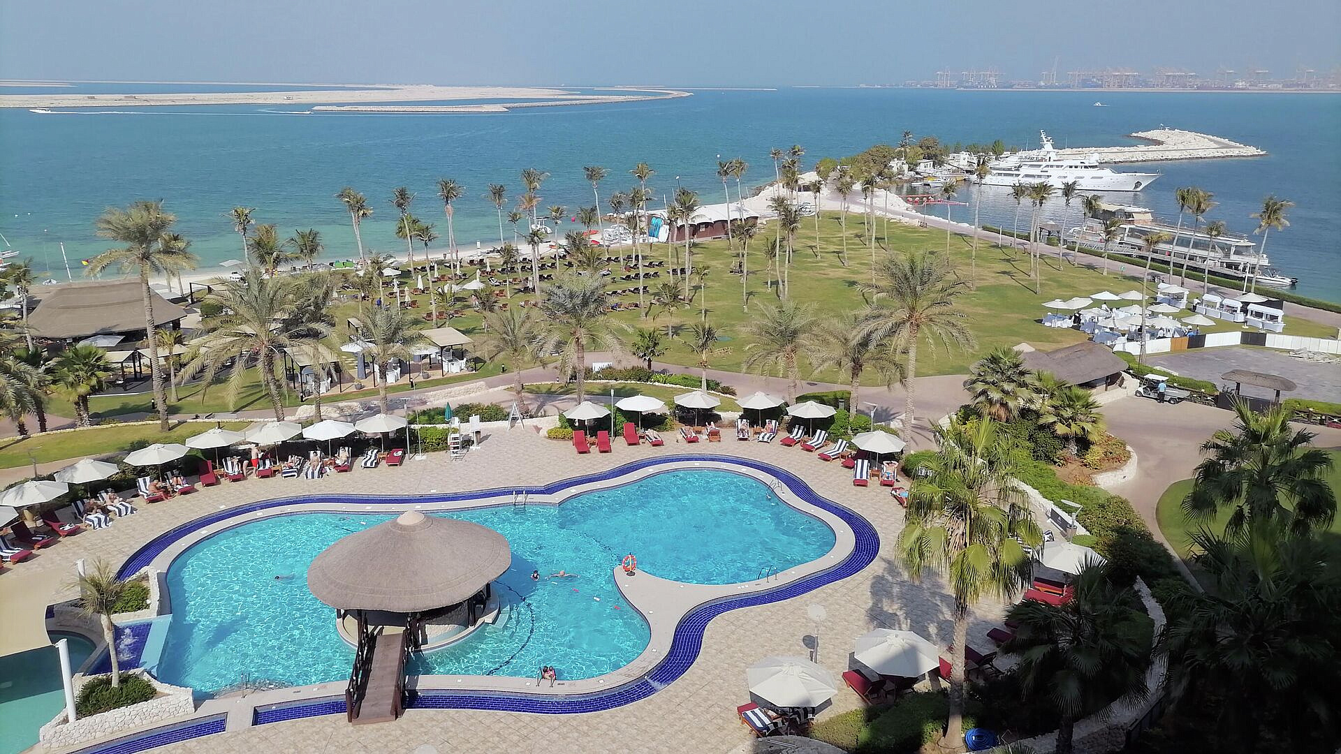 Около двух миллионов россиян посетили ОАЭ в 2024 году