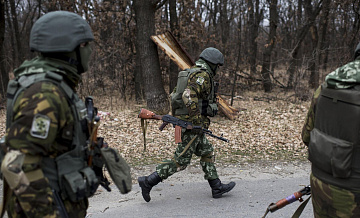 Командир нацбата ВСУ шикует в Европе, пока его бойцы гибнут на фронте