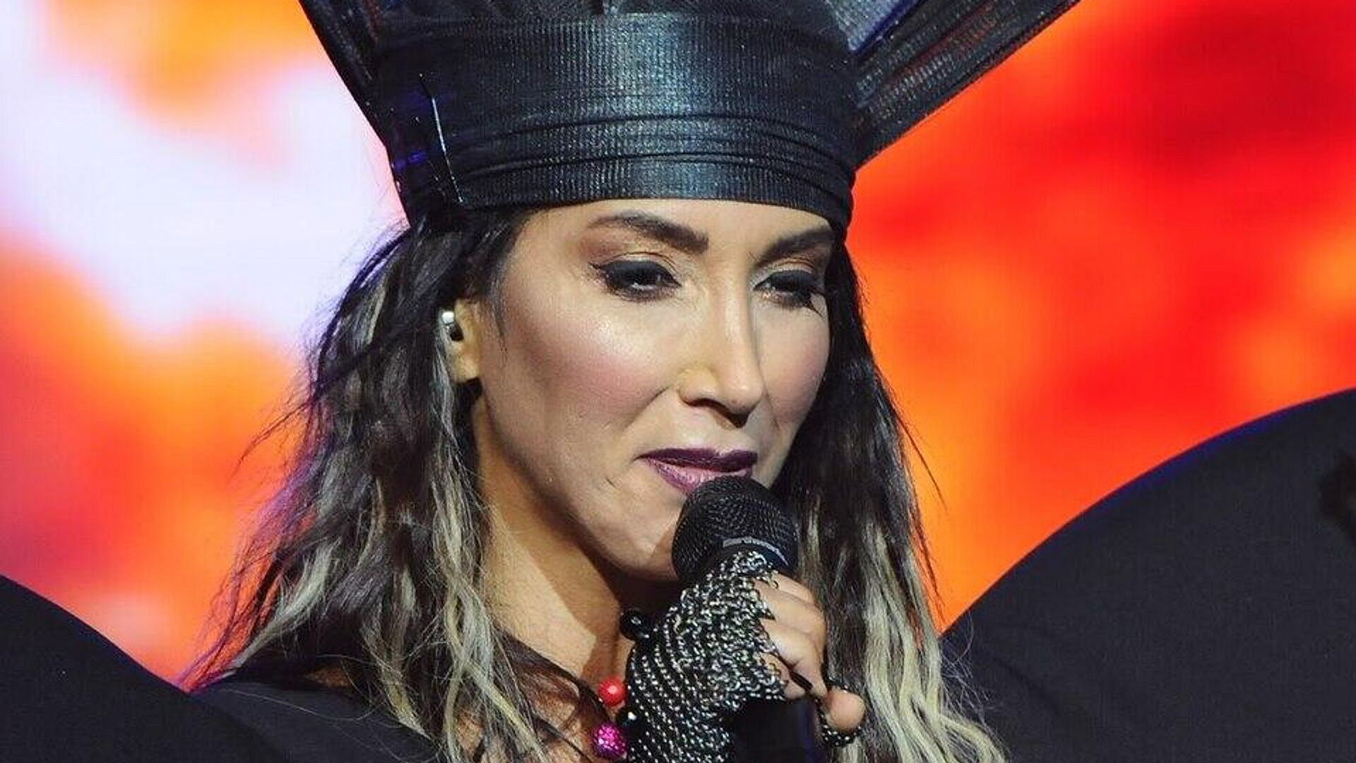 СМИ: турецкую певицу заподозрили в оскорблении Эрдогана на концерте