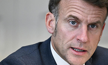 Захарова прокомментировала призыв Макрона к "средним" странам