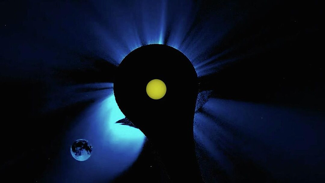 Ученые показали прохождение Луны по солнечному диску