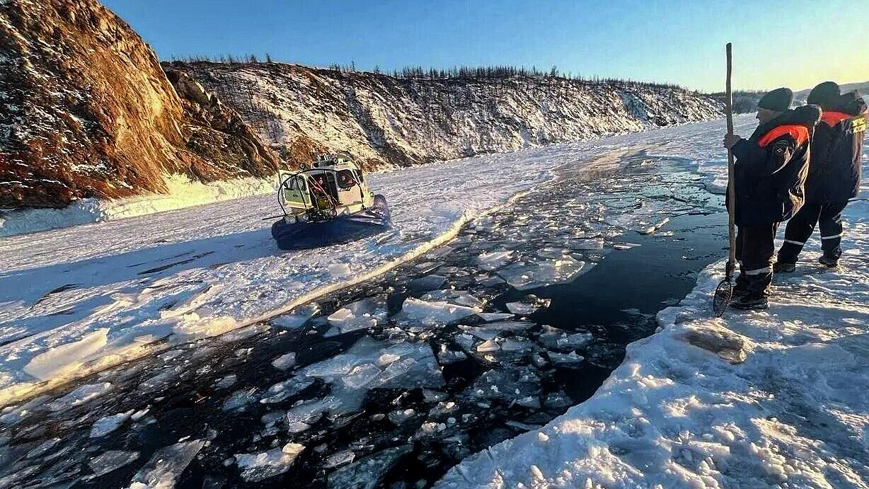 СК допросил супругу водителя УАЗ и очевидца трагедии на Байкале