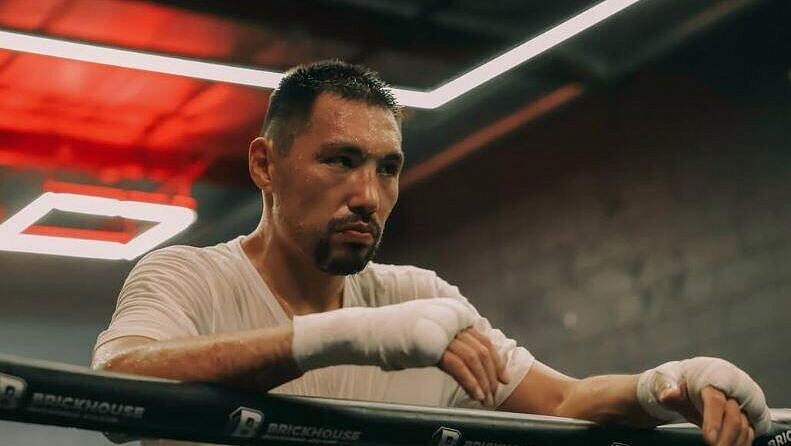 WBO отстранила боксера Алимханулы