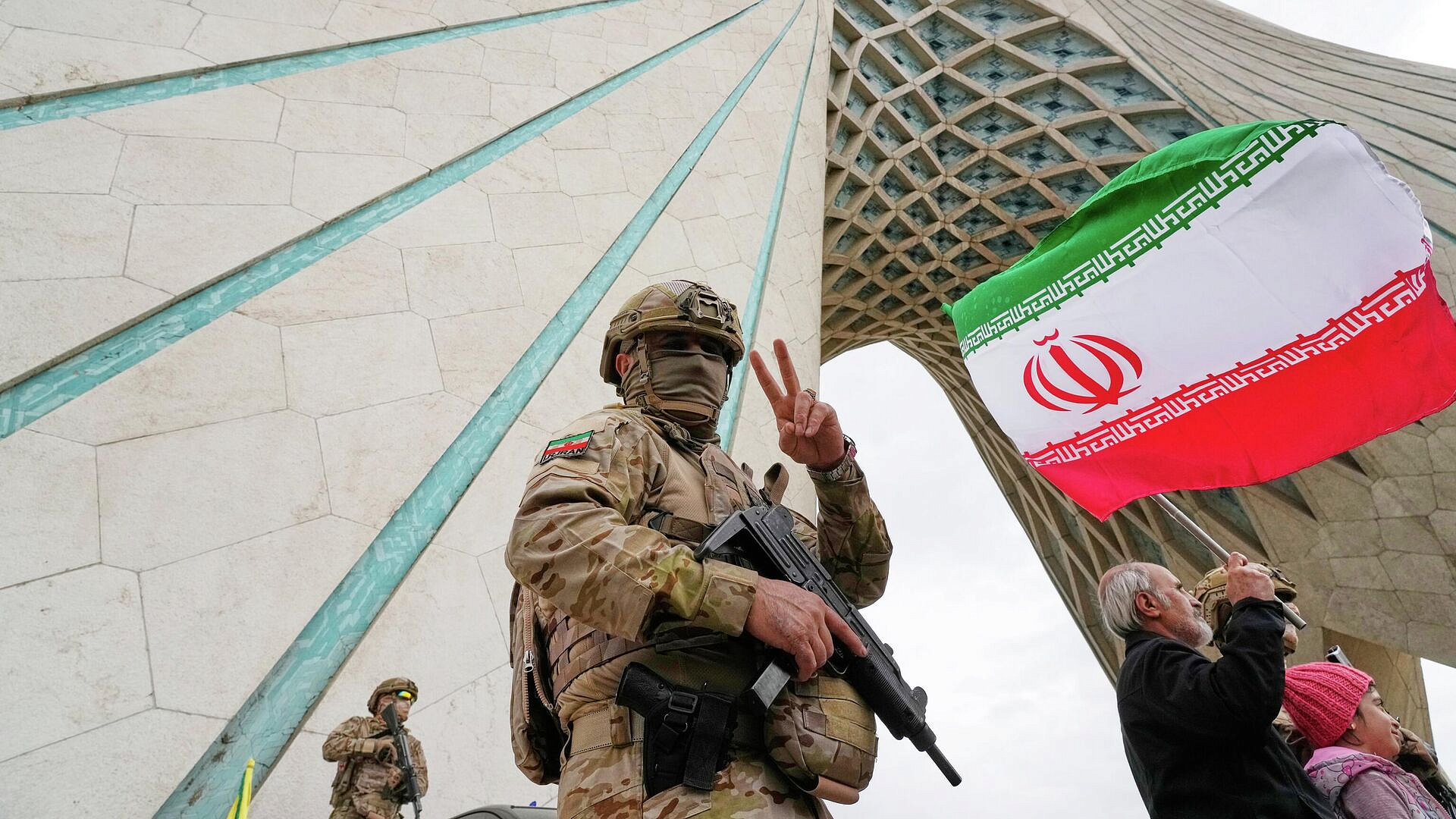 Иран не хочет войны, но будет защищать независимость, заявил постпред