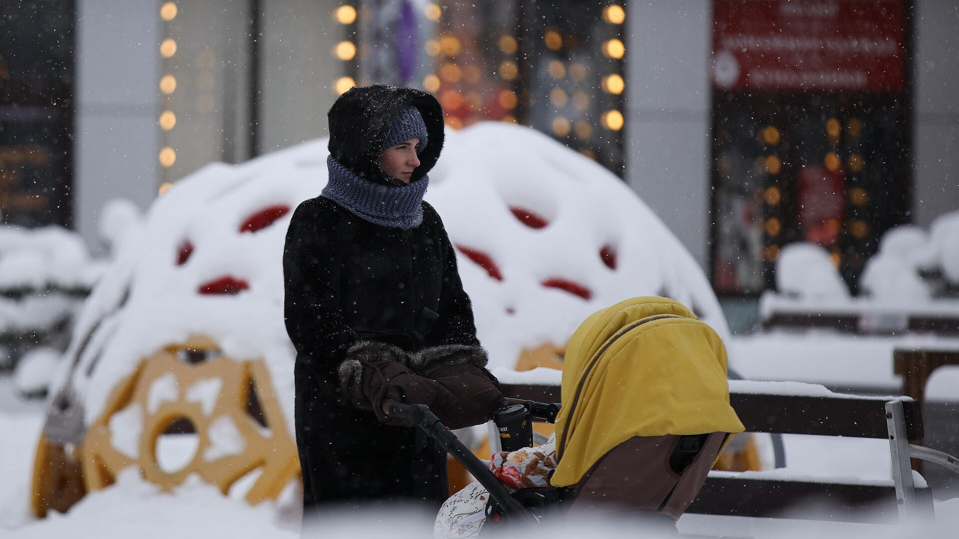 Минтруд предложил учитывать весь уход за ребенком в страховом стаже