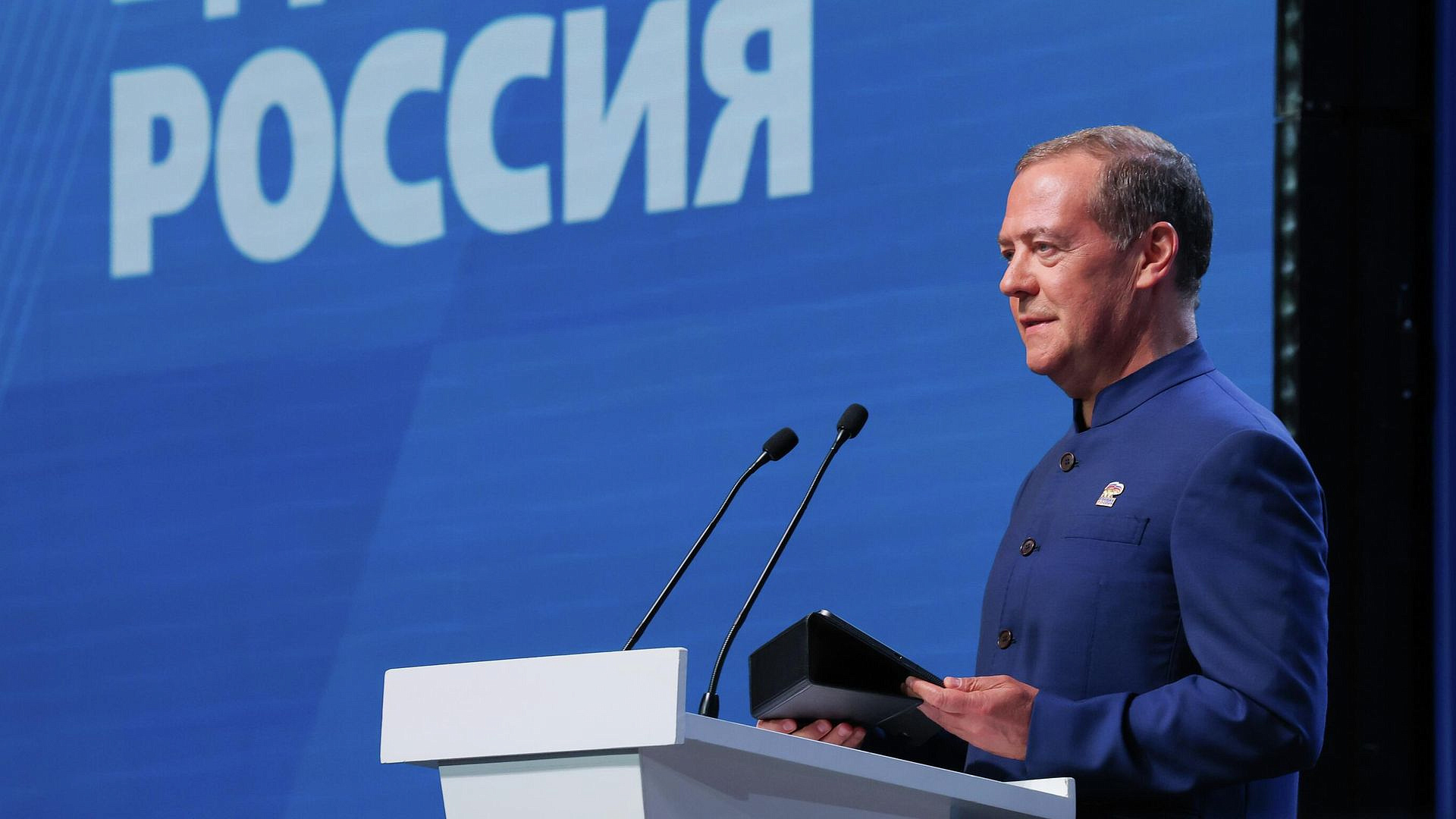 Медведев отреагировал на заявление премьера Японии о Курилах