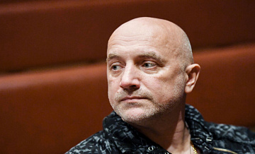 Захар Прилепин планирует заключить еще один контракт