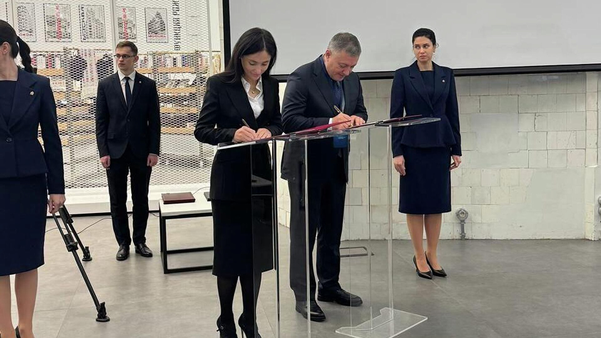 �������� ������������� �������� ����� ���������� � ��������� �������