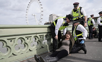 В Британии задержали семь человек за антивоенные выступления, пишут СМИ